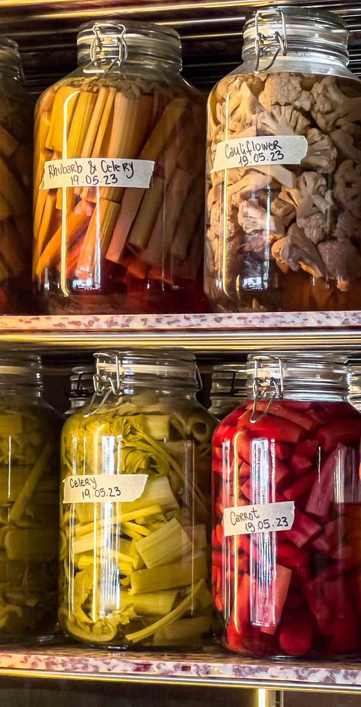 Recycled shelves in HOXAR STUDIO's pizzeria restaurant design.